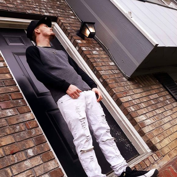 Meet your Posher, Jonathan - Picture 1 of 1